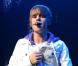 Justin Bieber se produit, mardi 20 juillet, sur la scène du Nokia Theatre de Los Angeles, devant plus de 7 000 fans.