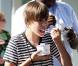 A bord de sa Lamborghini (offerte par P. Diddy pour ses 16 ans), Justin Bieber déambule dans les rues de Los Angeles avec son ami, le rappeur Sean Kingston.