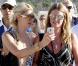 Paris Hilton et sa soeur Nicky se pavanent sur la plage de Pampelone, à Saint-Tropez, le 24 juillet 2010.