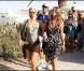 Paris Hilton et sa soeur Nicky se pavanent sur la plage de Pampelone, à Saint-Tropez, le 24 juillet 2010.
