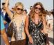 Paris Hilton et sa soeur Nicky se pavanent sur la plage de Pampelone, à Saint-Tropez, le 24 juillet 2010.