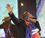 Wyclef Jean performe durant 'Hope For Haiti' afin de lever des fonds pour venir au secours des sinistrés du tremblement de terre d'Haïti en janvier 2010 