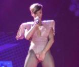 La chanteuse originaire de la Barbade Rihanna 