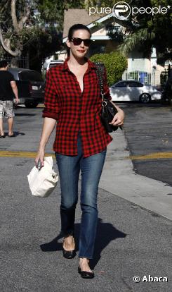 Liv Tyler quitte Beverly Hills pour New York, le 31 juillet 2010