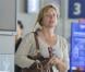Jeanne Savary se prépare à embarquer pour l'aventure Pékin Express, à l'aéroport de  Roissy, le 30 juillet 2010