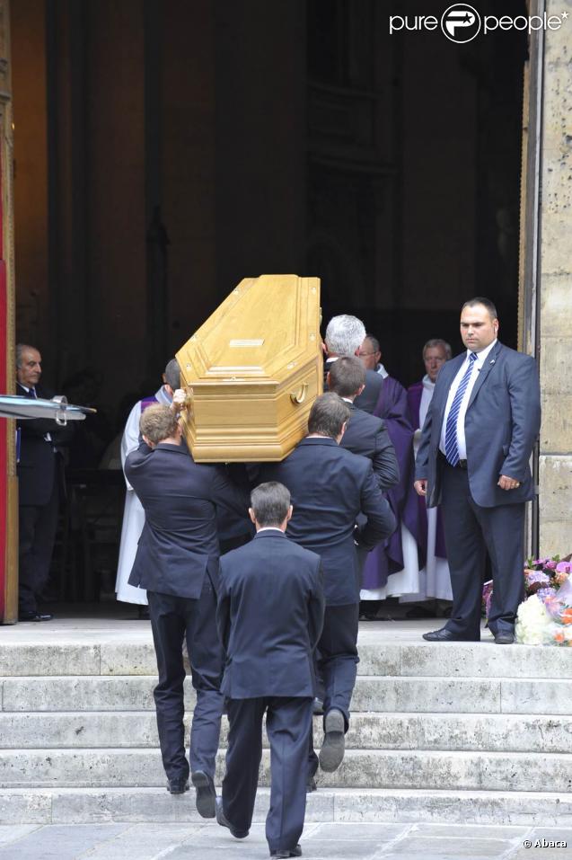 Les obsèques de Bruno Cremer, en l'église Saint-Thomas d'Aquin, dans le VIIe arrondissement de Paris, le 13 août 2010.