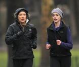Kate Hudson et Anne Hathaway sur le tournage de 'Bride Wars' dans Central Park, NYC