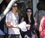 Emma Roberts et Dathan Kuppin à Los Angeles, le 25 août 2010