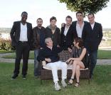 Audrey Dana et Claude Lelouch avec Jean-Jacques Ido, Zinedine Soualem, Raphaël, Laurent Couson, Gilles Lemaire et Samuel Labarthe 
