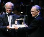 Polar Music Prize, Stockholm le 30 août 2010 : Le roi Carl XVI Gustaf de Suède et Ennio Morricone 