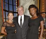 Sidney Toledano entouré par Emma de Caunes et Gladys Gambie lors du Grand Bal de Deauville, le 28 août 2010