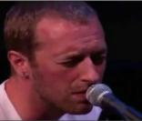 Chris Martin chante l'inédit  Wedding Bells  à la conférence de presse Apple, à San Francisco, le 1er septembre 2010