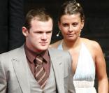 Wayne Rooney : Une prostituée de 21 ans affirme que la star anglaise du ballon rond l'a sollicitée à sept reprises en 2009, pendant la grossesse de sa femme Coleen.