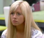 Quand Stéphanie entend ce que Benoît pense d'elle, elle tombe de haut dans Secret Story 4