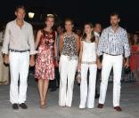 Letizia d'Espagne, Cristina et Elena réunies au mariage du prince Nikolaos de Grèce. Août 2010 