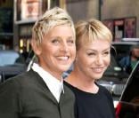 Ellen DeGeneres quitte le studio d'enregistrement de l'émission The Late Show With David Letterman à New York, au côté de sa femme Portia De Rossi, le 7 septembre 2010