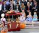 Avec leurs parents le prince Willem-Alexander et la princesse Maxima des Pays-Bas, les princesses Catharina-Amalia (6 ans), Alexia (5 ans) et Ariane (3 ans) effectuaient le 11 septembre 2010 leur première apparition officielle !