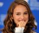 Natalie Portman juste ravissante lors de la conférence de presse de Black Swan , lors du Festival de Film de Toronto, au Canada, le 14 septembre 2010.