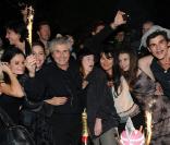 Sarah Lelouch, Salomé Lelouch, Audrey Dana, Claude Lelouch, Sabaya  Lelouch, Valérie, Tess, Sachka lors de la soirée à L'Arc pour fêter la  sortie de Ces Amours-là et les 50 ans des Films 13 à Paris le 12  septembre 2010