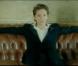 Raphaël dévoile un clip d'une grande qualité visuelle et suggestive pour  Bar de l'Hôtel , deuxième single de son quatrième album,  Pacific 231 .