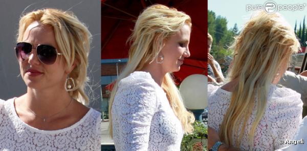 Britney Spears rencontre quelques problèmes de cheveux au Johnny Rocket de Los Angeles le 17 septembre 2010