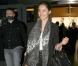 La belle Kelly Brook arrive à l'aéroport d'Heathrow, à Londres, le 17 septembre 2010.