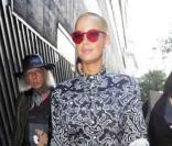 Amber Rose lors du défilé Henry Holland le 19 septembre 2010 à Londres