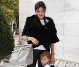 Rachele Cavalli et sa fille Maria Eva lors du défilé Roberto Cavalli à Milan, le 27 septembre 2010