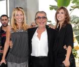 Frederica Fontana, Roberto Cavalli, et Elisabetta Canalis, lors du défilé Roberto Cavalli à Milan, le 27 septembre 2010