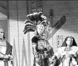 Charlton Heston Charlton Heston, Yul Brynner, Anne Baxter, Nina Foch dans Les Dix Commandements, de Cecil B. DeMille (1955)