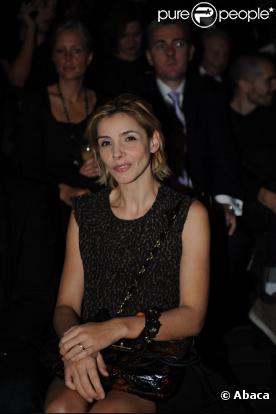 Clotilde Courau au Défilé Lanvin à Paris le 1er octobre 2010