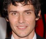 Christian Camargo a été recruté pour interpréter l'un des membres du clan Denali, dans Twilight - Chapitre 4 : Révélation.