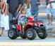 David Charvet et Brooke Burke avec leurs enfants à Los Angeles. Une famille formidable.