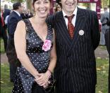 Shirley et Dino lors du Qatar Prix de l'Arc de Triomphe à l'hippodrome de Longchamp le 3 octobre 2010