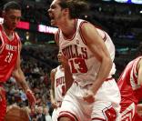 Après un été d'âpres négociations, Joakim Noah a trouvé un accord avec les Chicago Bulls en début d'automne : une prolongation de contrat de 5 ans pour près de 60 millions de dollars.