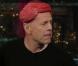 Bruce Willis se moque de Lady Gaga en arborant un chapeau de viande dans le show de David Letterman !