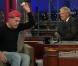 Bruce Willis se moque de Lady Gaga en arborant un chapeau de viande dans le show de David Letterman !