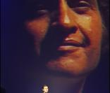Julien Dassin fait un duo virtuel avec son père Joe dans le spectacle Il était une fois... Joe Dassin, le 7 octobre au Grand Rex à Paris.