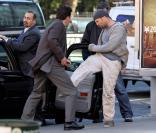 Jason Statham en plein tournage du film  Safe , à Chinatown, à New York, le 8 octobre 2010