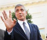 George Clooney quittant la Maison Blanche à Washington après avoir rencontré le président Barack Obama pour discuter de la situation au Soudan, le 12 octobre 2010