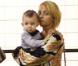 Nicole Richie et Joel Madden arrivent, avec leurs enfants Harlow et Sparrow, dans une pizzeria d'Hollywood. Octobre 2010