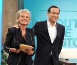 Sophie Davant aux commandes de  Toute une histoire , sur France 2. Enregistrement de l'émission, le 21/09/2010. Ici avec Jean-Luc Delarue 