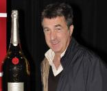 François Cluzet lors de la soirée de lancement du champagne mathusalem Amour de Deutz 2002 créé par Christofle et présenté à Paris le 21 octobre 2010 