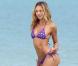 Candice Swanepoel en shooting pour Victoria's Secret, sur la plage Saint-Jean, à Saint-Barthélemy, en octobre 2010.