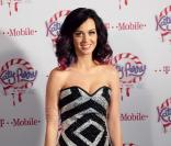 Katy Perry à la pointe du glamour lors d'une soirée officielle.  