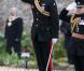 Le prince Harry inaugurait le 8 novembre 2010 un mémorial en hommage aux soldats britanniques tombés en Afghanistan, à Lydiard Park. Bouleversé en rendant hommage à un ami, il a en revanche éclaté de rire lorsque son klaxon a raté son effet !
