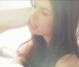 Quand Lucie Bernadoni, nue, vit de sensuelles étreintes avec un inconnu !