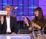 Charlotte Le Bon a réussi à faire rire Jay Kay de Jamiroquai lors du  Grand Journal  de Canal+ du 15 novembre 2010, avec un étonnant numéro de karaoké.