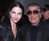 Inauguration de l'exposition de photos de Roberto Cavalli, le 17 novembre 2010 à Milan. Ici avec Benedetta Mazzini