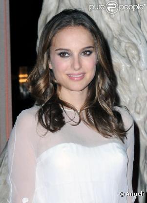 Natalie Portman à l'occasion du 25e anniversaire de la FINCA, dans l'enceinte du Capitale Bowery, à New York, le 18 novembre 2010.